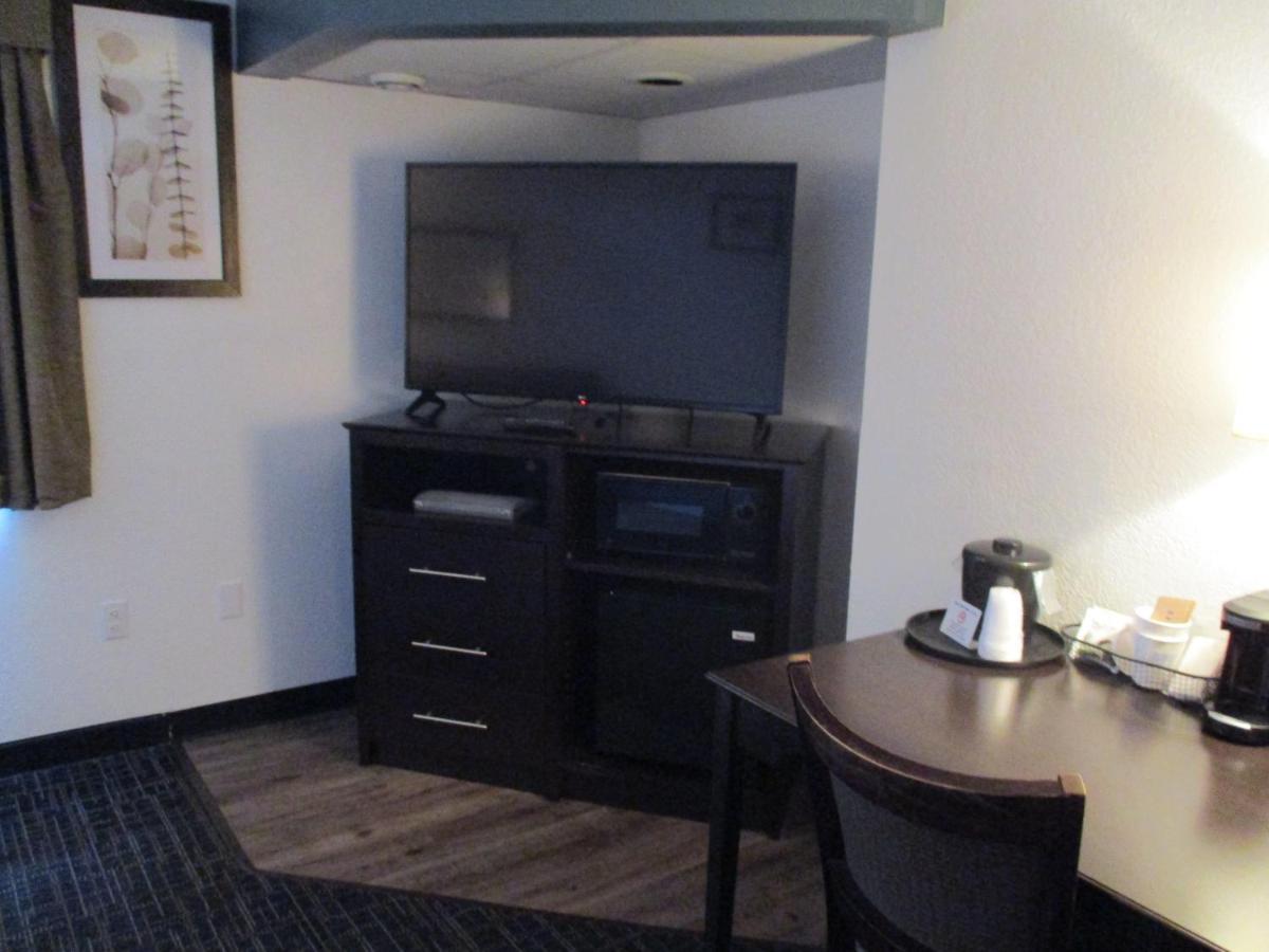 Americinn By Wyndham Hayward Extérieur photo