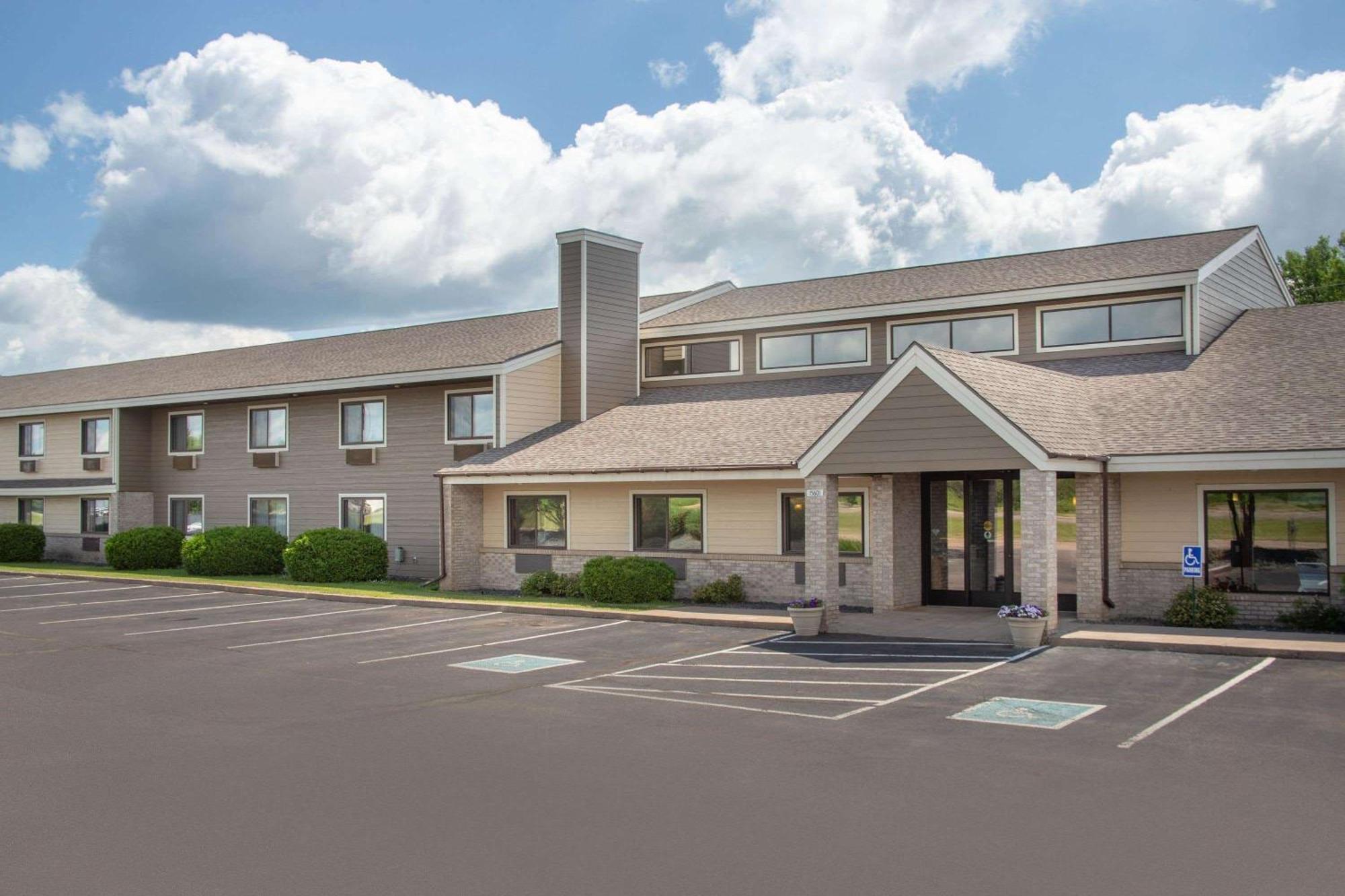 Americinn By Wyndham Hayward Extérieur photo